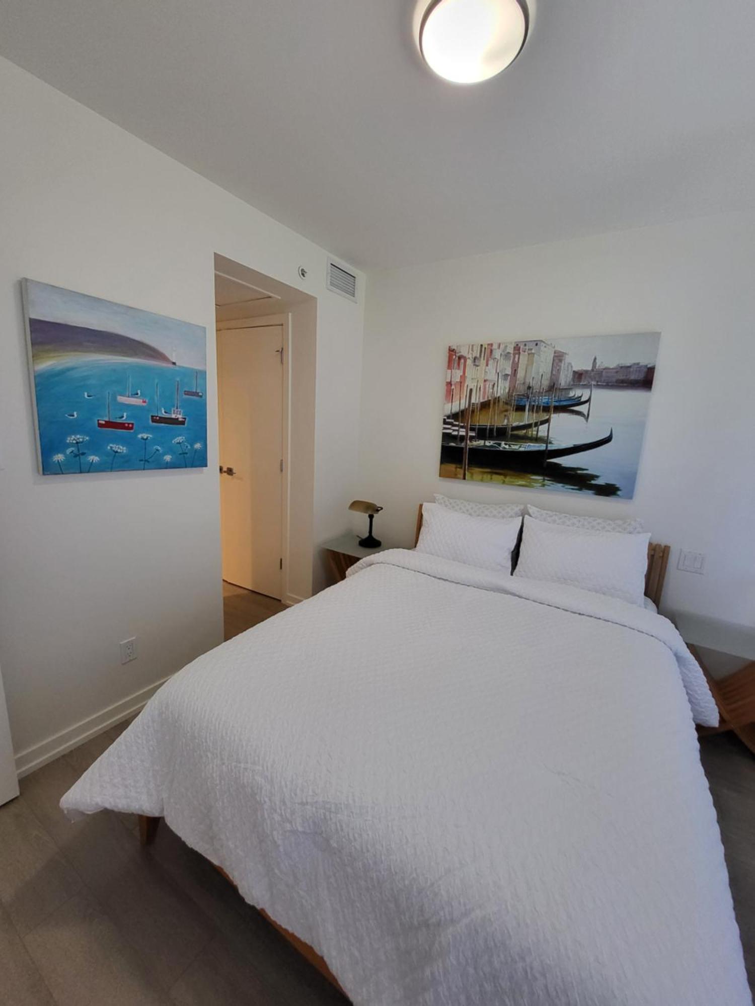 Your Perfect Escape - Modern Landmark Condo In Downtown Calgary - Free Parking- Premium Location Eksteriør bilde